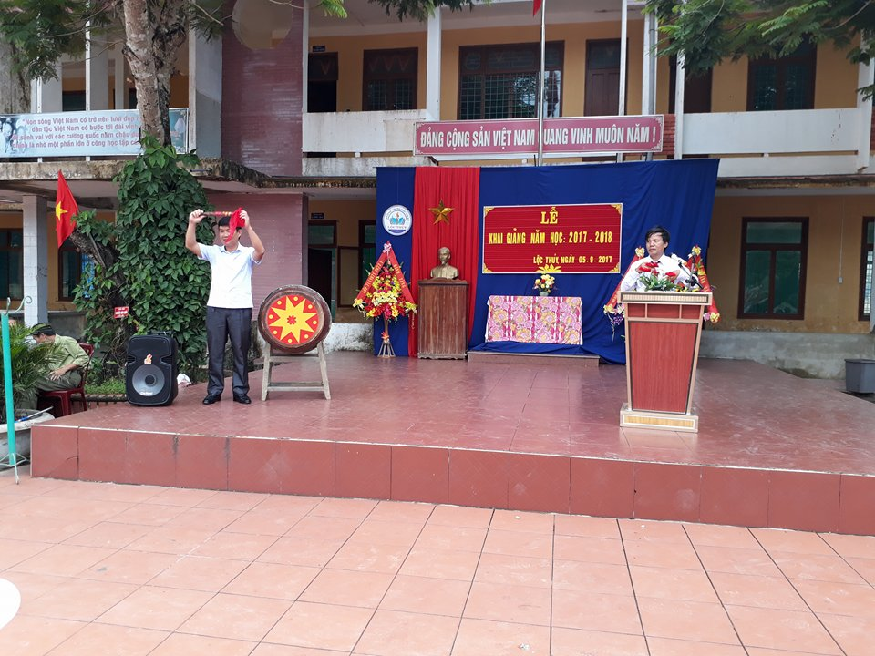 Danh trong khai truong.bmp